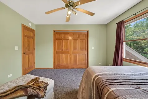 201 Tulip Circle Island Lake IL 60042