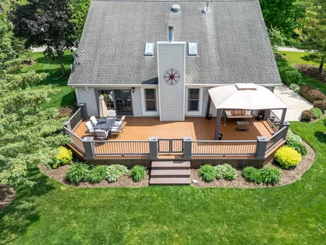 201 Tulip Circle Island Lake IL 60042