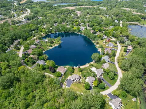 201 Tulip Circle Island Lake IL 60042