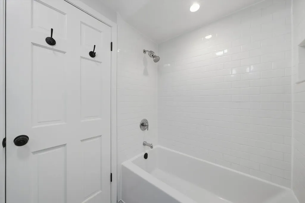 7821 West Thorndale Avenue Chicago IL 60631
