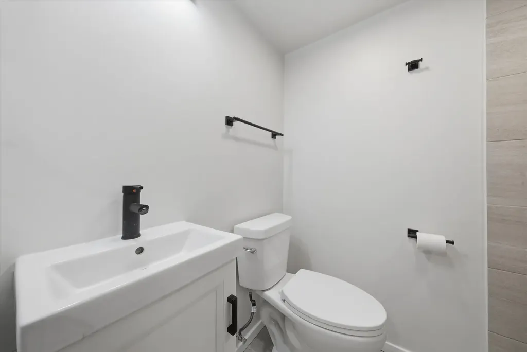 7821 West Thorndale Avenue Chicago IL 60631