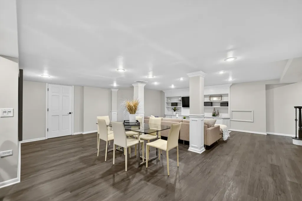 8517 Arizona Trail Willow Springs IL 60480
