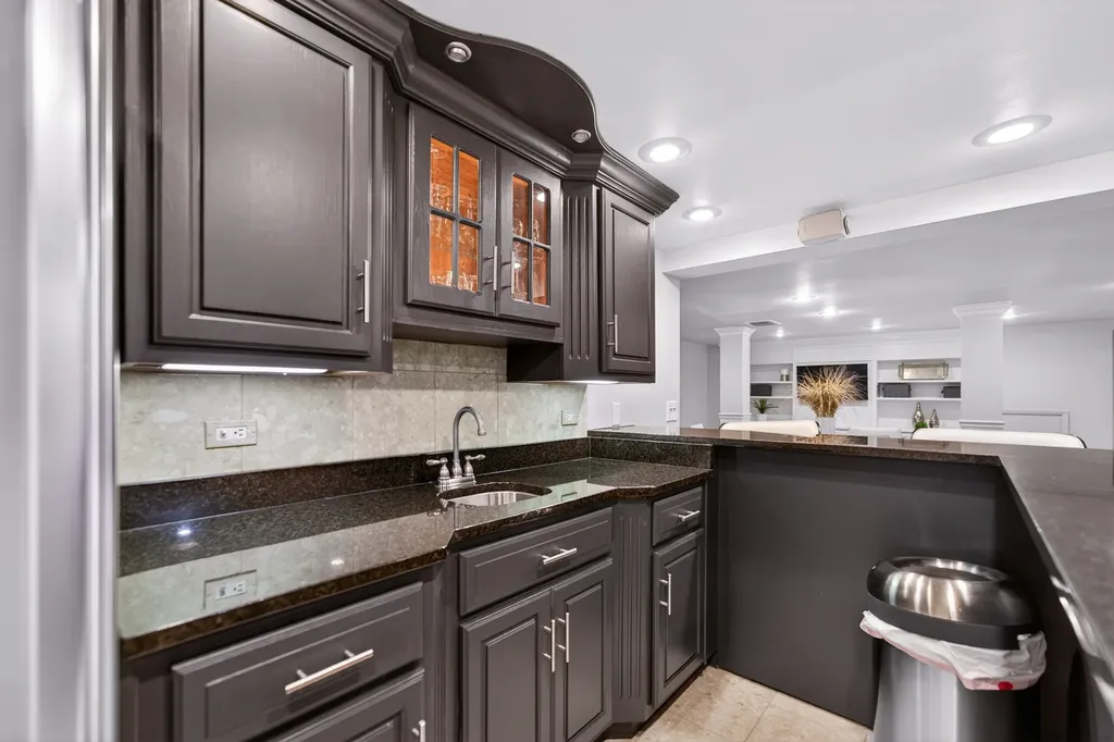 8517 Arizona Trail Willow Springs IL 60480