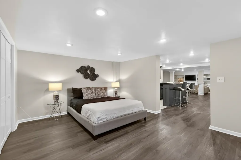 8517 Arizona Trail Willow Springs IL 60480