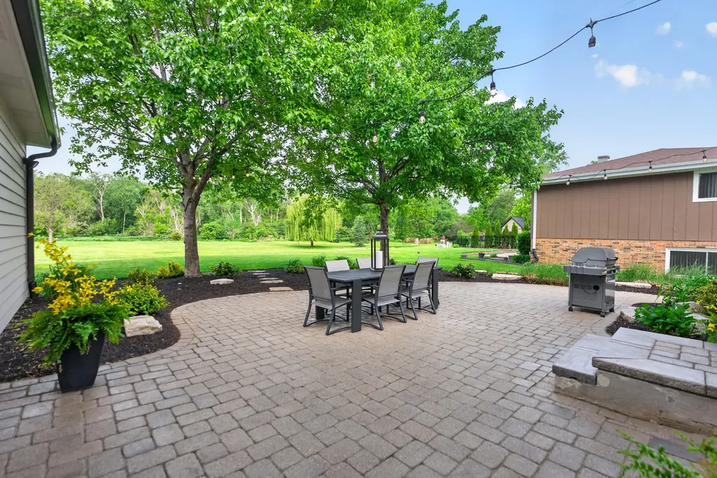 8517 Arizona Trail Willow Springs IL 60480