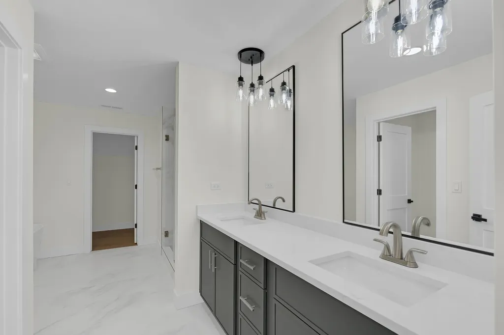 618 West Meadow Avenue Lombard IL 60148