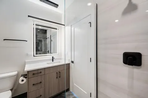 3992 South Lake Park Avenue Chicago IL 60653