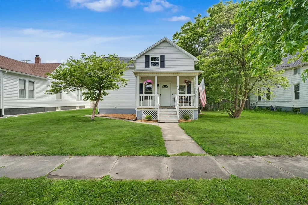 219 East Orleans Paxton IL 60957
