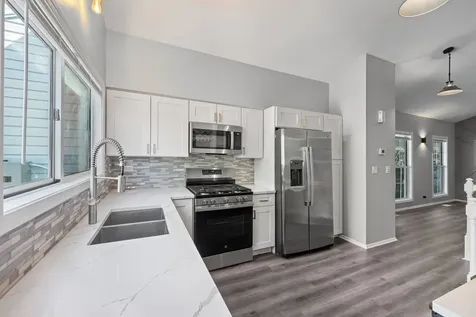 621 Cutter Lane Elk Grove Village IL 60007