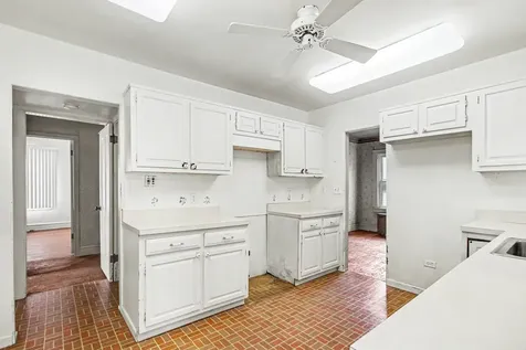 289 South Pick Avenue Elmhurst IL 60126
