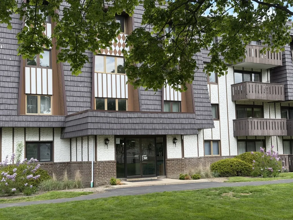 13000 West Heiden Circle Lake Bluff IL 60044
