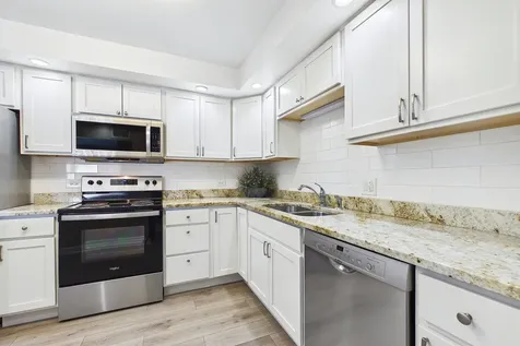 13000 West Heiden Circle Lake Bluff IL 60044
