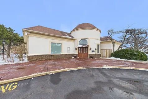 13000 West Heiden Circle Lake Bluff IL 60044