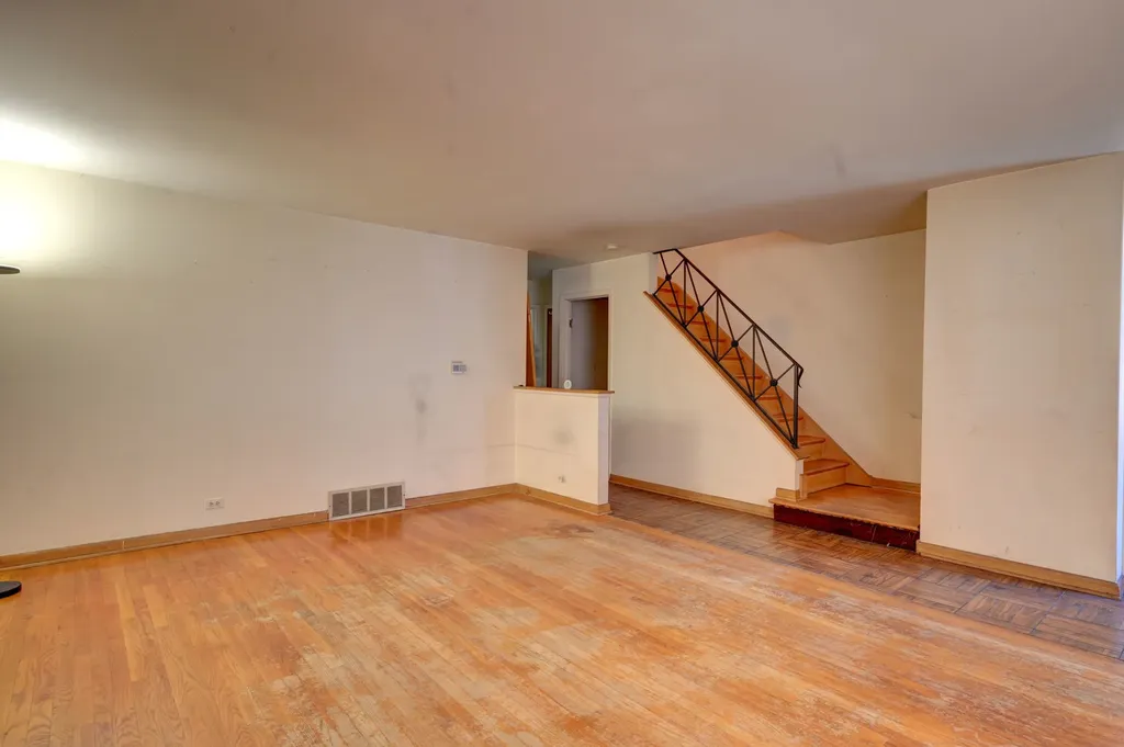 9143 South Cottage Grove Avenue Chicago IL 60619