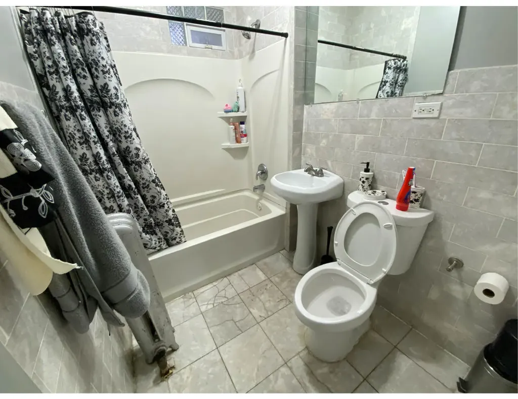 3104 West 64th Street Chicago IL 60629