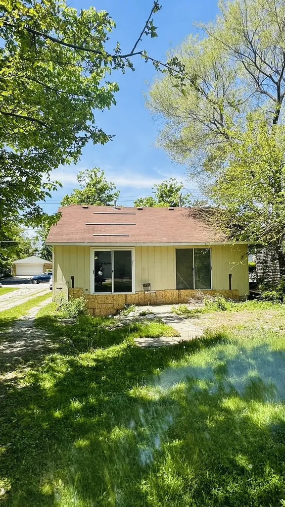 4405 Fairview Avenue Downers Grove IL 60515