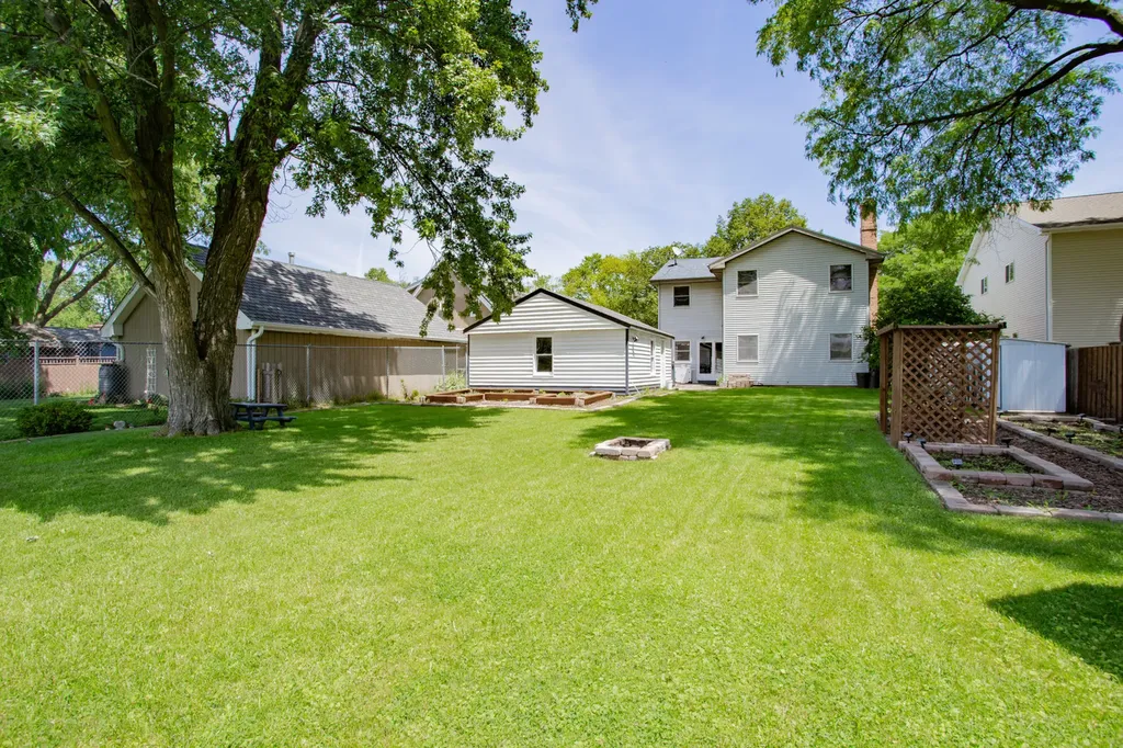 2705 School Drive Rolling Meadows IL 60008