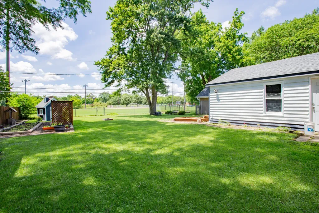 2705 School Drive Rolling Meadows IL 60008