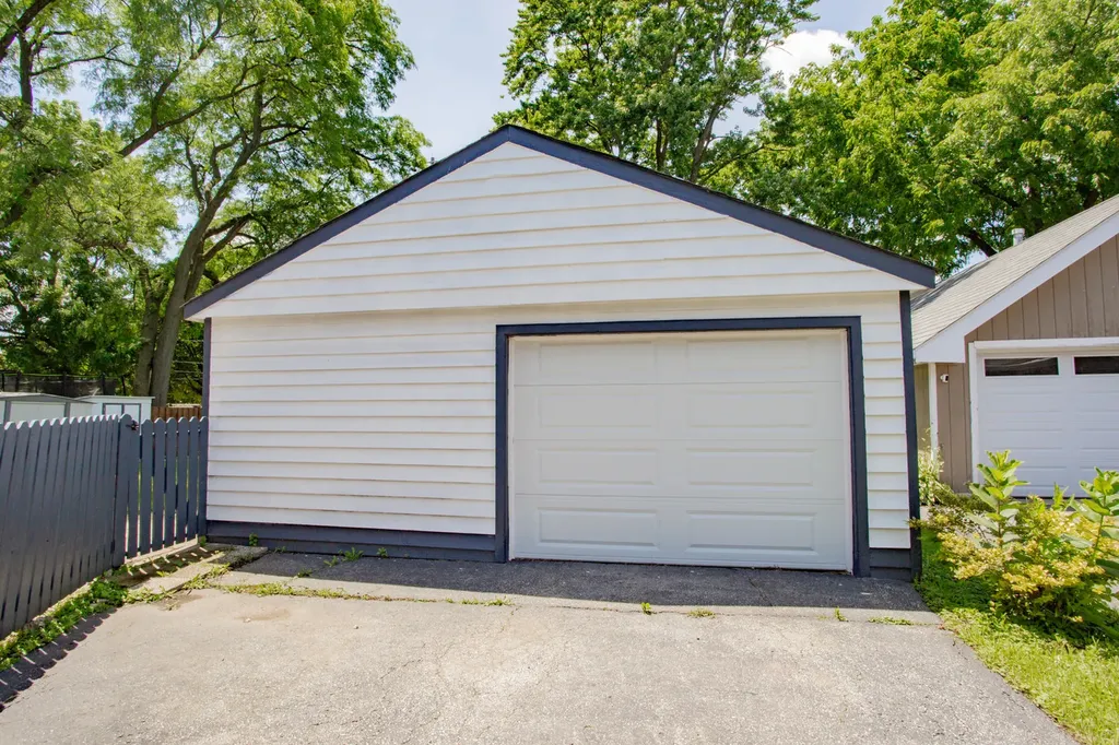 2705 School Drive Rolling Meadows IL 60008