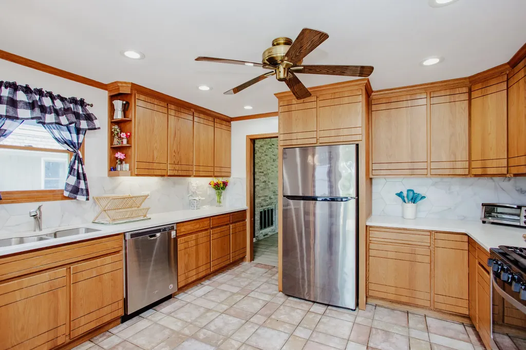 2705 School Drive Rolling Meadows IL 60008
