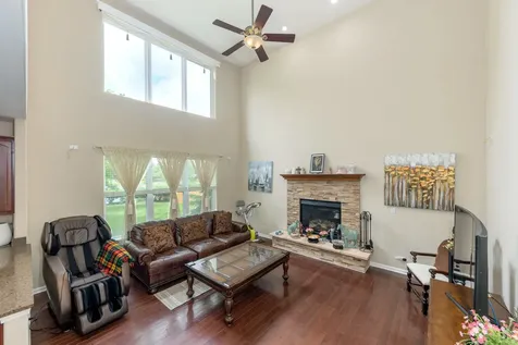 815 Preston Lane Oswego IL 60543