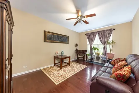 815 Preston Lane Oswego IL 60543