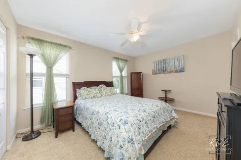 815 Preston Lane Oswego IL 60543