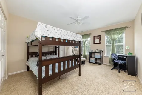 815 Preston Lane Oswego IL 60543