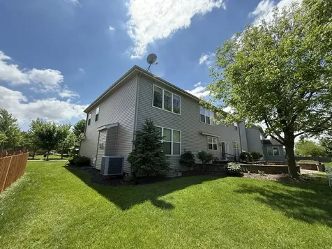 815 Preston Lane Oswego IL 60543