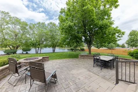 815 Preston Lane Oswego IL 60543