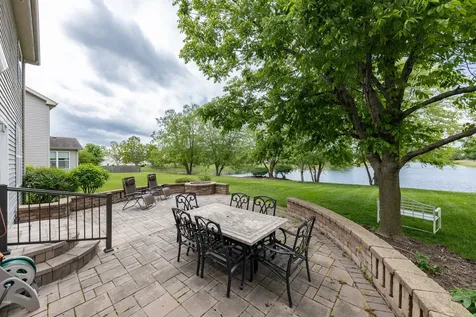815 Preston Lane Oswego IL 60543