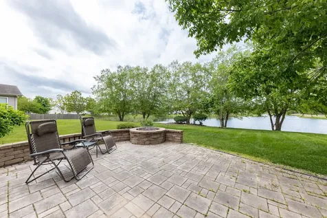 815 Preston Lane Oswego IL 60543