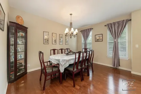 815 Preston Lane Oswego IL 60543