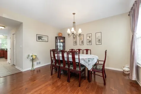 815 Preston Lane Oswego IL 60543