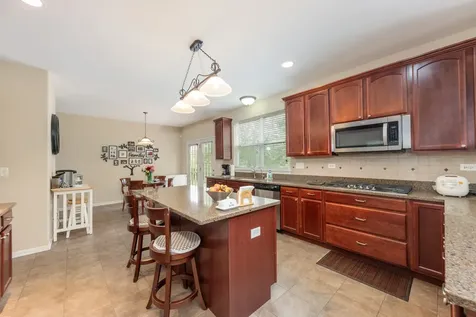 815 Preston Lane Oswego IL 60543