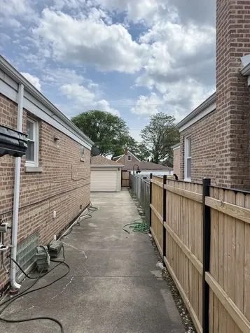 3725 West 80th Street Chicago IL 60652