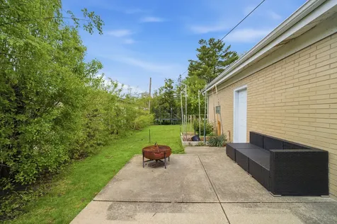 1322 Brook Lane Glenview IL 60025