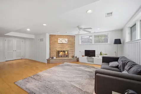 1322 Brook Lane Glenview IL 60025