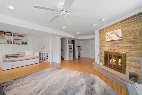 1322 Brook Lane Glenview IL 60025