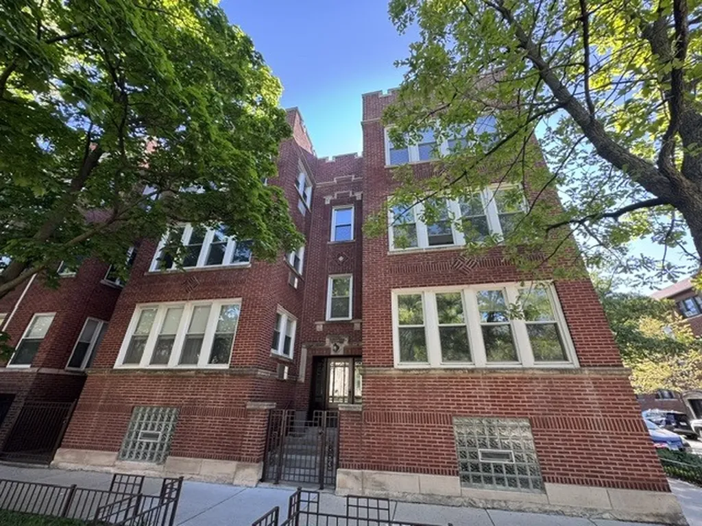 5855 North Glenwood Avenue Chicago IL 60660