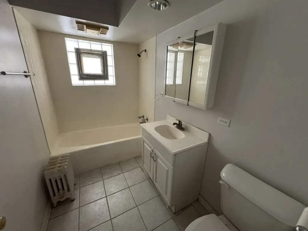 5855 North Glenwood Avenue Chicago IL 60660