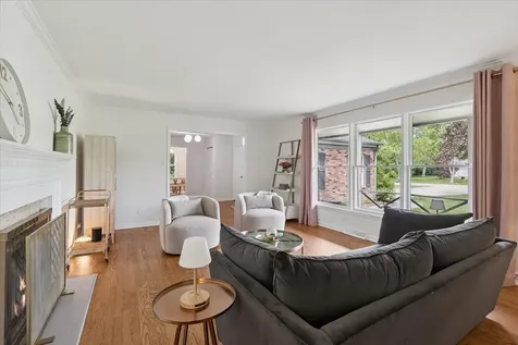 818 Valley Road Lake Forest IL 60045