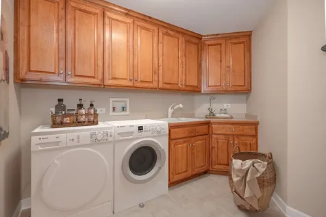 39W805 Fabyan Parkway Elburn IL 60119
