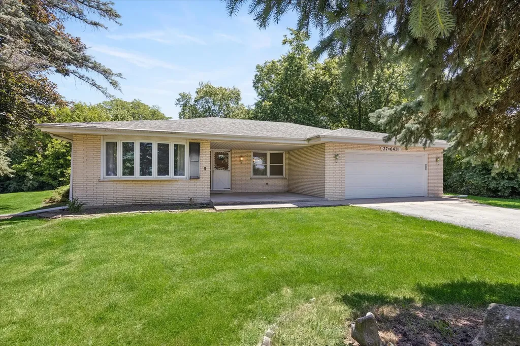 27W641 Holly Court West Chicago IL 60185