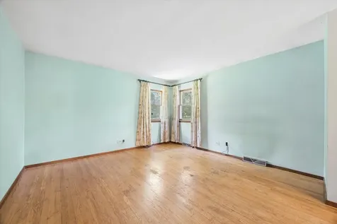 27W641 Holly Court West Chicago IL 60185