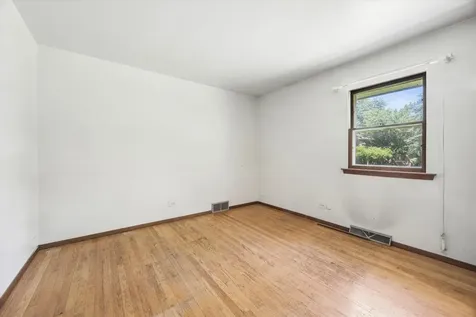 27W641 Holly Court West Chicago IL 60185