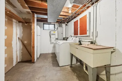 27W641 Holly Court West Chicago IL 60185