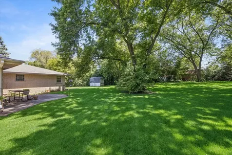 27W641 Holly Court West Chicago IL 60185