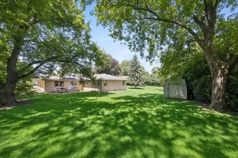 27W641 Holly Court West Chicago IL 60185