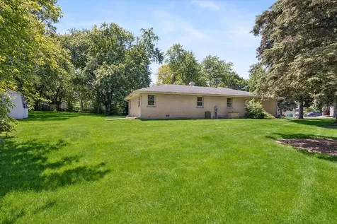 27W641 Holly Court West Chicago IL 60185